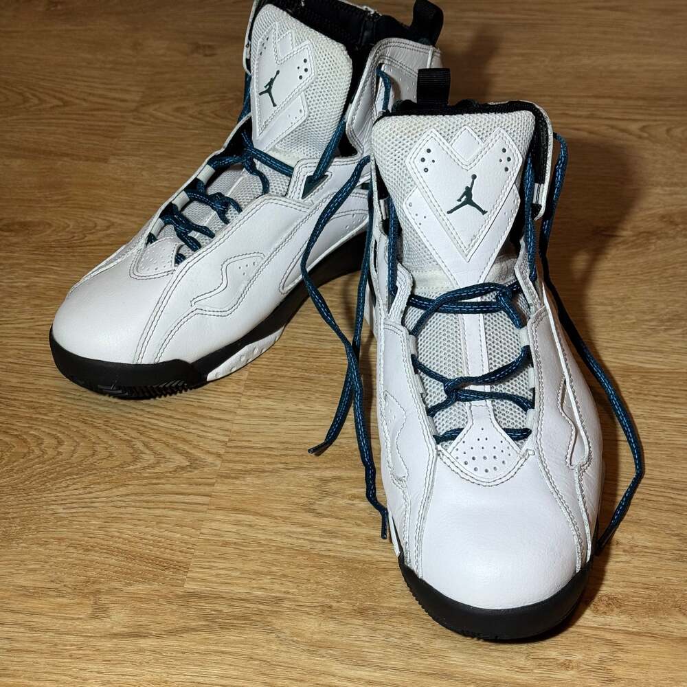 Nike Men's Jordan True Flight White/Black/Oxidized Green Size 9.5